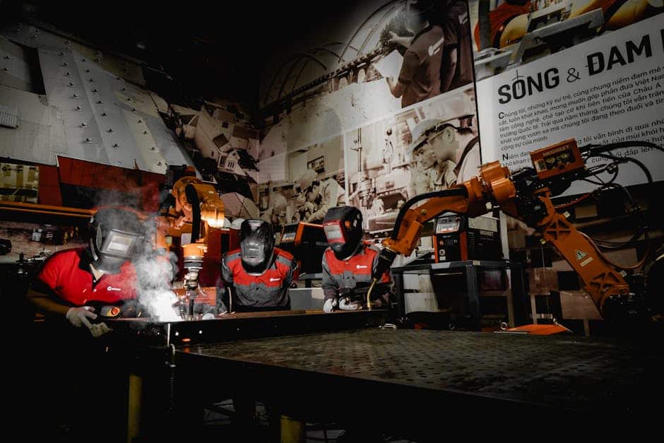 Industrieller Schweißroboter beim automatisierten Roboter Schweißen