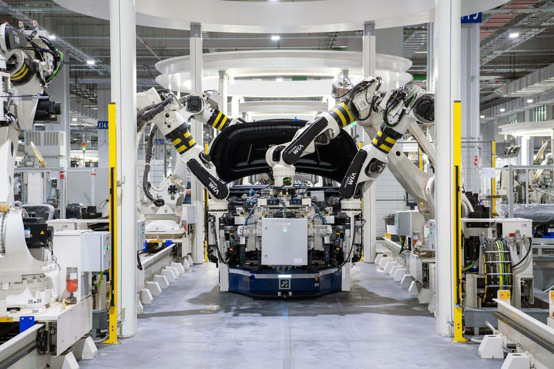 Automated robot production line, preventive maintenance keeps every unit running